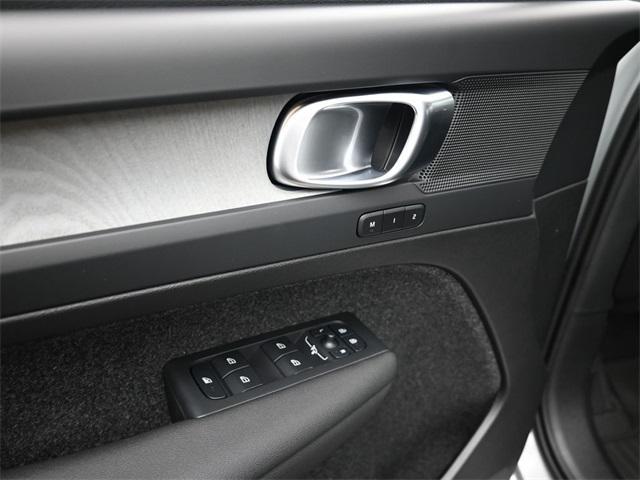 new 2025 Volvo XC40 car, priced at $45,465