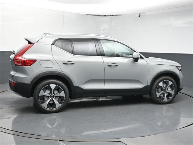 new 2025 Volvo XC40 car, priced at $45,465