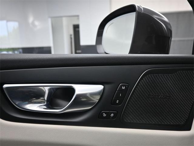 used 2022 Volvo XC60 car, priced at $31,898