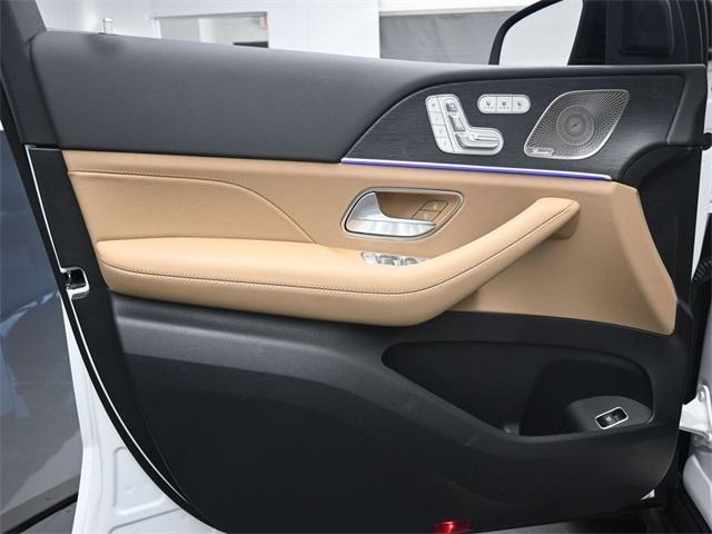new 2025 Mercedes-Benz GLS 450 car, priced at $102,600
