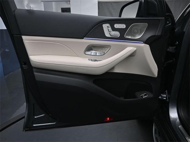 new 2025 Mercedes-Benz GLS 450 car, priced at $102,670