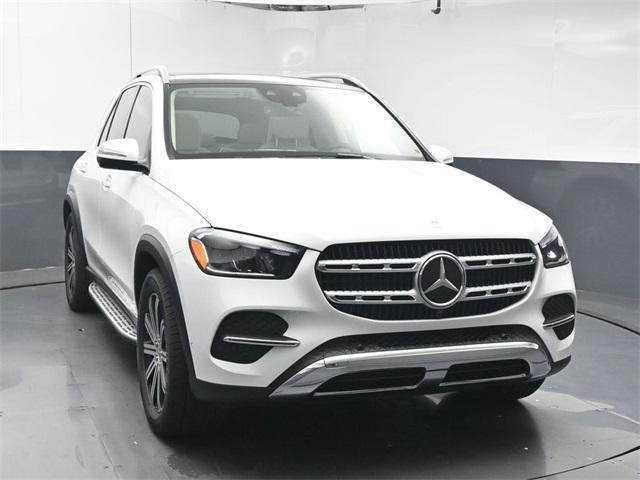 new 2025 Mercedes-Benz GLE 450 car, priced at $82,450
