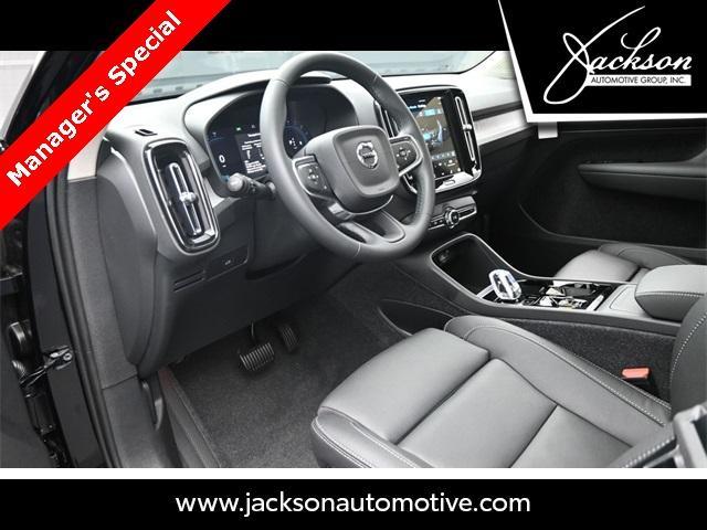 new 2024 Volvo XC40 car, priced at $46,829