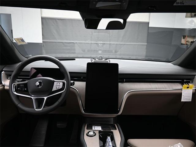 new 2025 Volvo EX90 car, priced at $95,140