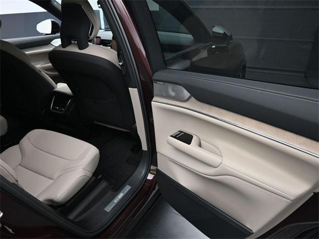 new 2025 Volvo EX90 car, priced at $95,140