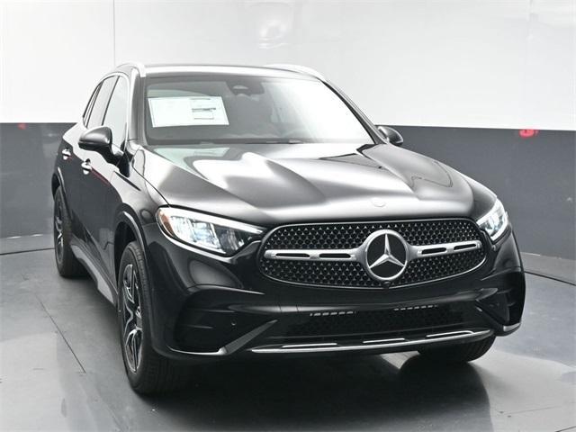 new 2025 Mercedes-Benz GLC 300 car, priced at $56,085