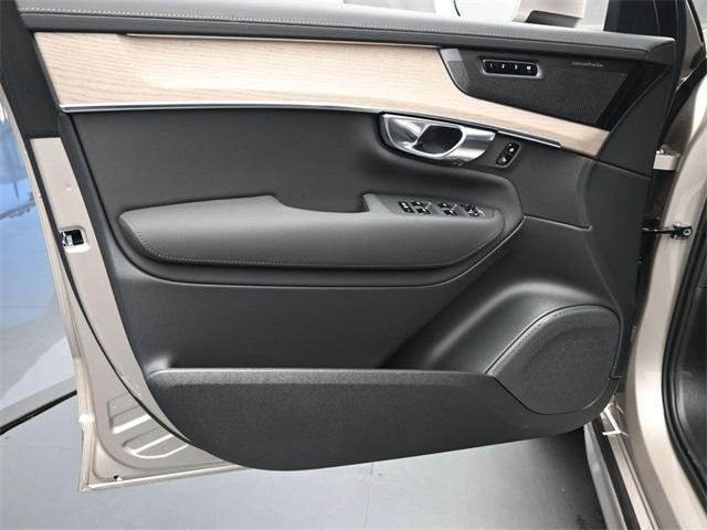 new 2025 Volvo XC90 Plug-In Hybrid car, priced at $78,765