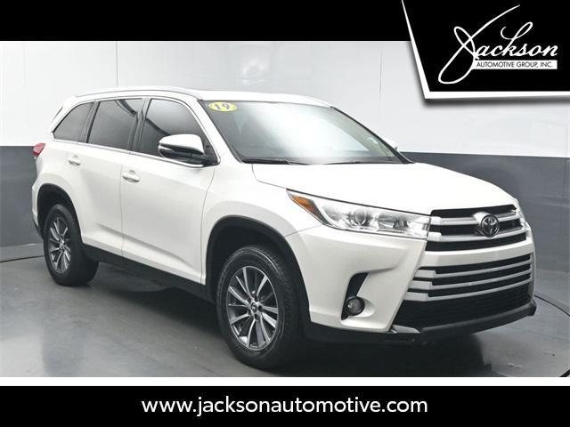 used 2019 Toyota Highlander car, priced at $27,142