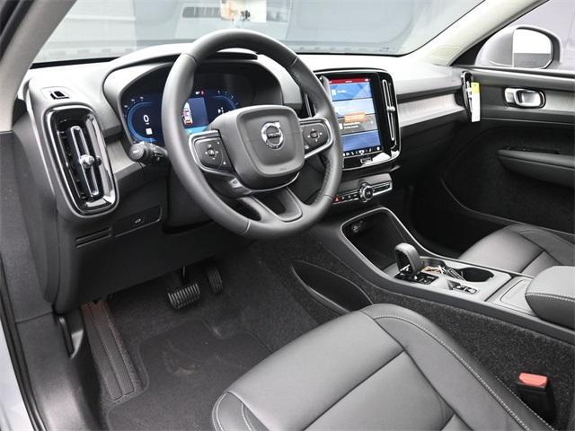 new 2025 Volvo XC40 car, priced at $43,045