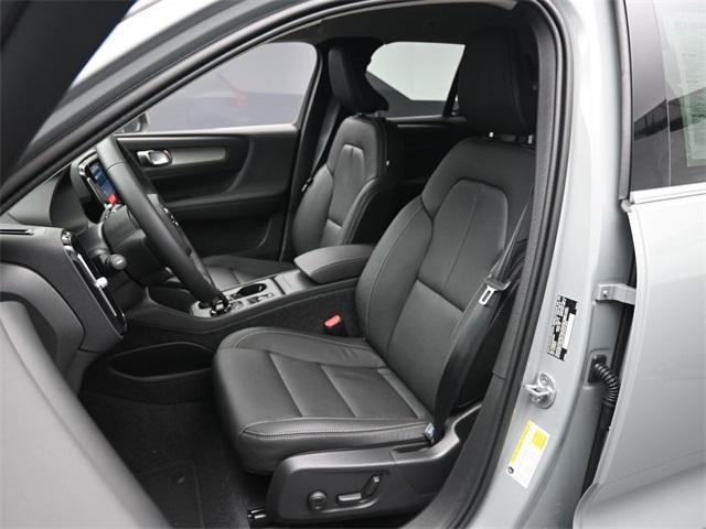 new 2025 Volvo XC40 car, priced at $43,045