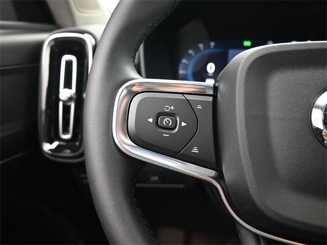 new 2025 Volvo XC40 car, priced at $43,045