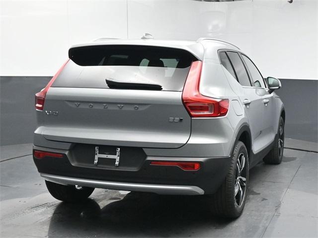 new 2025 Volvo XC40 car, priced at $43,045