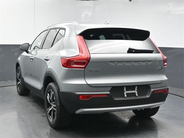 new 2025 Volvo XC40 car, priced at $43,045