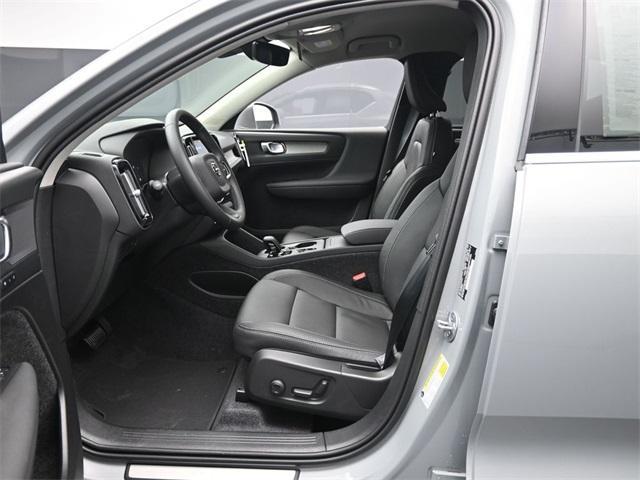 new 2025 Volvo XC40 car, priced at $43,045