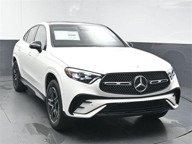 new 2025 Mercedes-Benz GLC 300 car, priced at $68,930