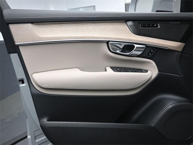 new 2025 Volvo XC90 car, priced at $73,555