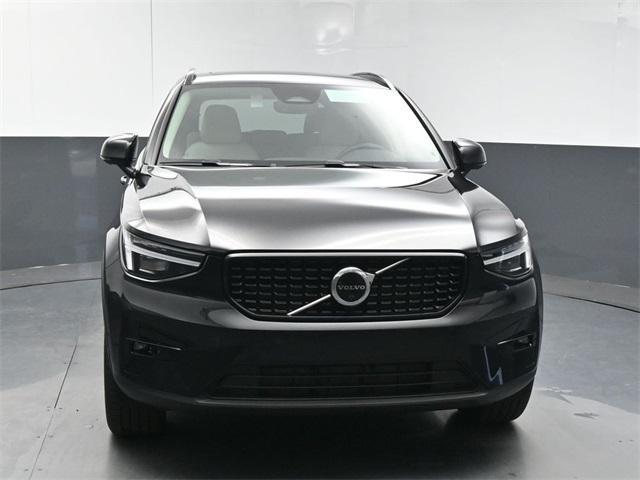 new 2025 Volvo XC40 car, priced at $50,595
