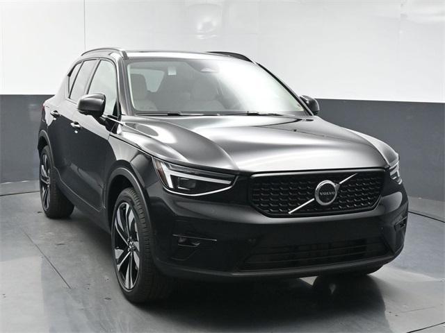new 2025 Volvo XC40 car, priced at $50,595
