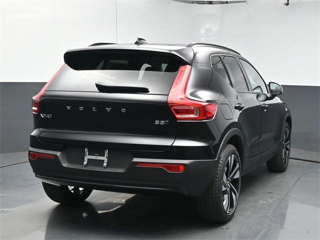 new 2025 Volvo XC40 car, priced at $50,595