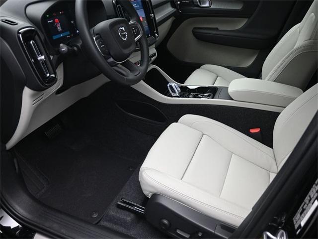 new 2025 Volvo XC40 car, priced at $50,595