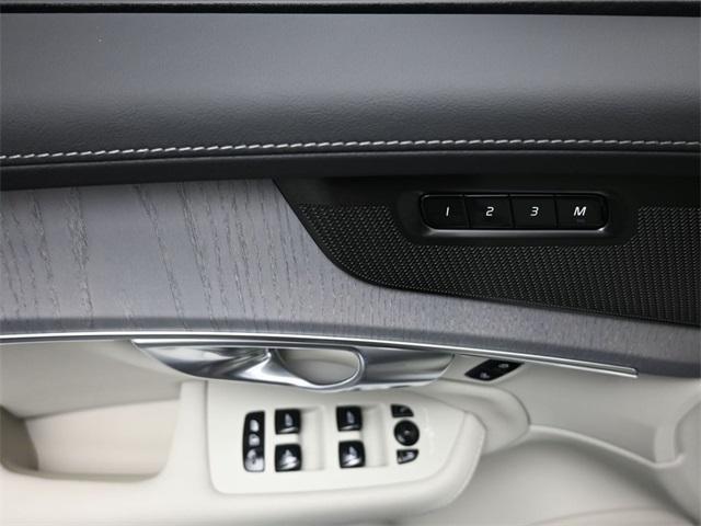 new 2026 Volvo XC90 Plug-In Hybrid car, priced at $87,425