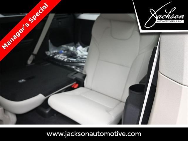 new 2024 Volvo XC90 car, priced at $65,092