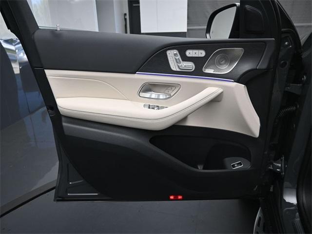 new 2025 Mercedes-Benz GLS 450 car, priced at $111,470