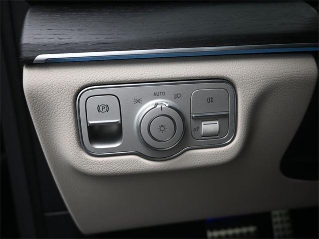 new 2025 Mercedes-Benz GLS 450 car, priced at $111,470