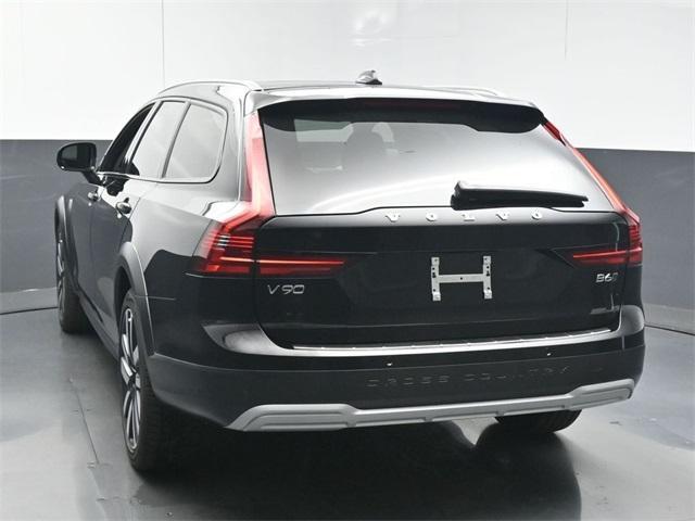 new 2026 Volvo V90 Cross Country car