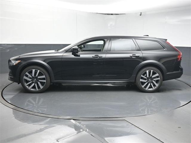 new 2026 Volvo V90 Cross Country car