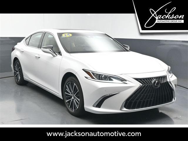 used 2024 Lexus ES 300h car, priced at $40,487