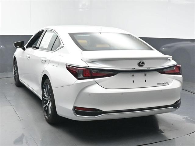 used 2024 Lexus ES 300h car, priced at $40,487