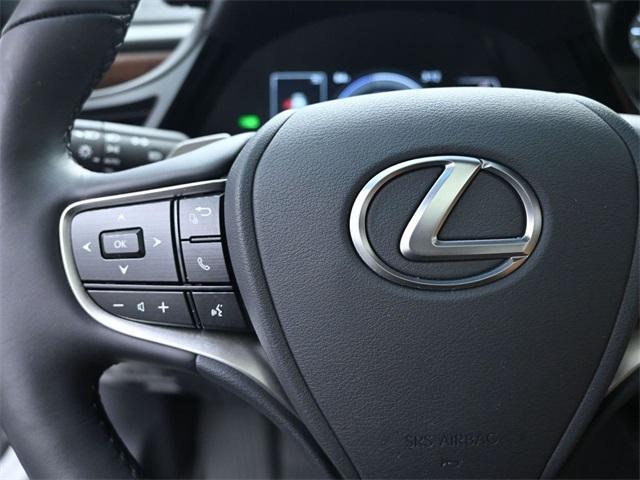 used 2024 Lexus ES 300h car, priced at $40,487