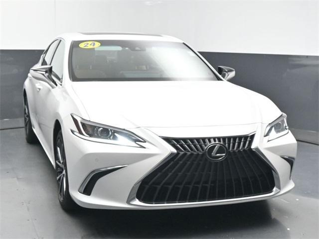used 2024 Lexus ES 300h car, priced at $40,487