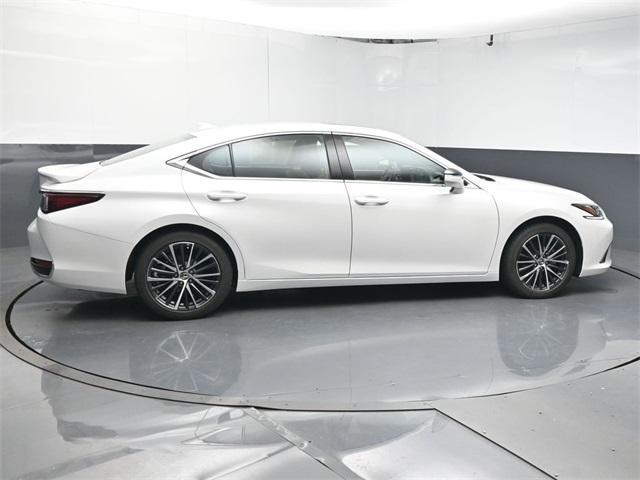 used 2024 Lexus ES 300h car, priced at $40,487