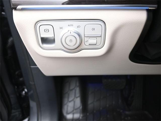 new 2025 Mercedes-Benz GLE 350 car, priced at $73,140