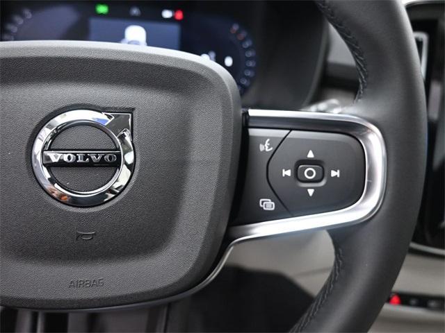 new 2026 Volvo XC40 car