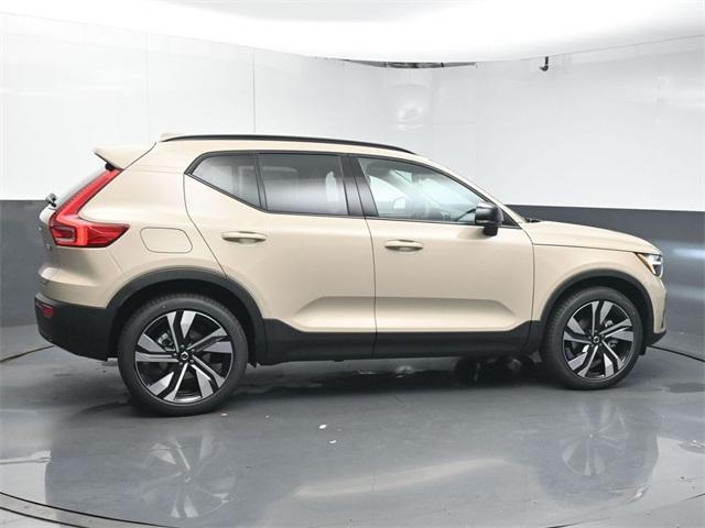 new 2026 Volvo XC40 car
