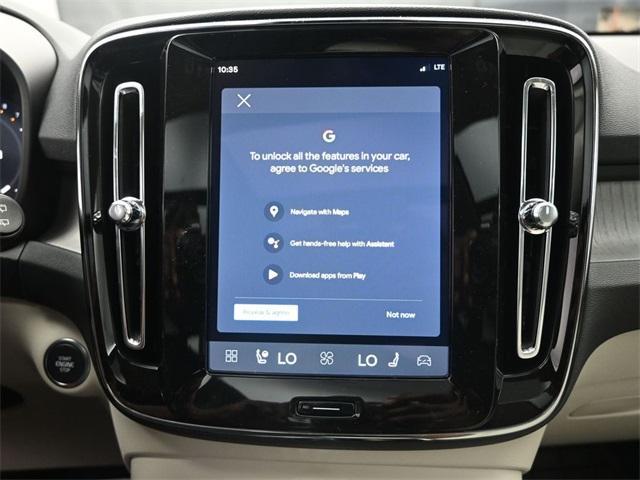 new 2026 Volvo XC40 car