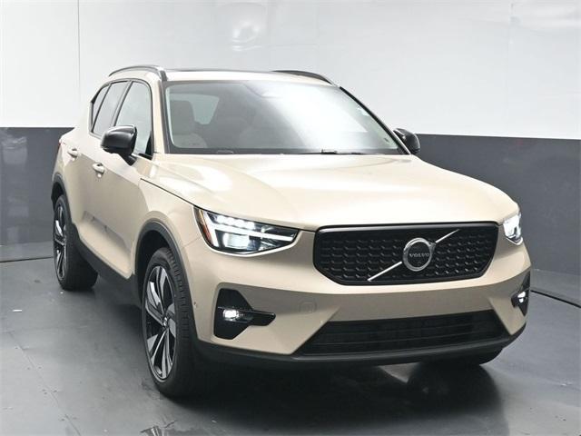 new 2026 Volvo XC40 car