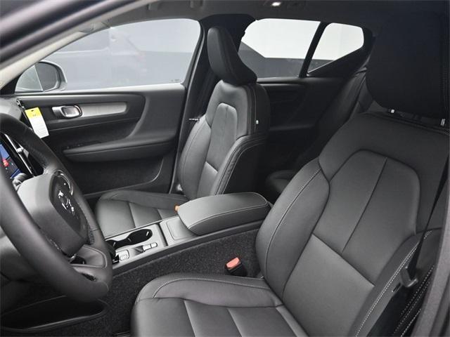 new 2025 Volvo XC40 car, priced at $45,485