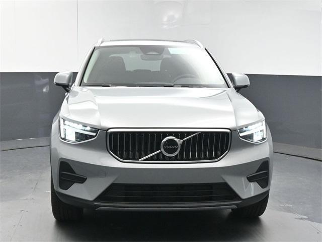 new 2025 Volvo XC40 car, priced at $45,485