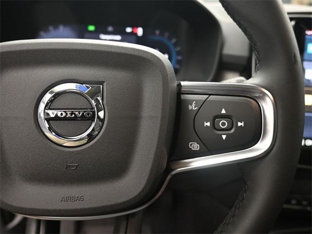 new 2025 Volvo XC40 car, priced at $45,485