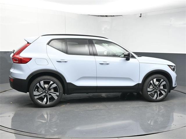 new 2025 Volvo XC40 car, priced at $49,790