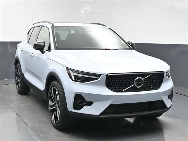 new 2025 Volvo XC40 car, priced at $49,790