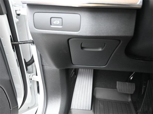 new 2025 Volvo XC90 car, priced at $65,145