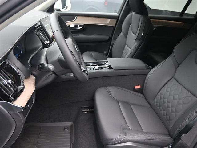 new 2025 Volvo XC90 car, priced at $65,145