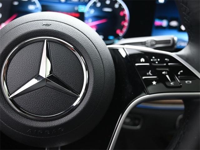 new 2025 Mercedes-Benz GLE 450 car, priced at $85,225