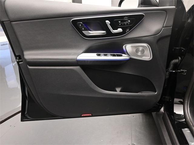 new 2025 Mercedes-Benz GLC 300 car, priced at $53,085