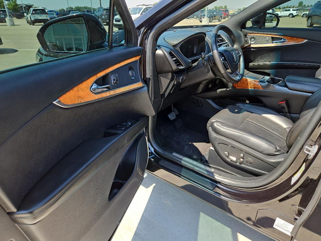 used 2020 Lincoln Nautilus car, priced at $31,011